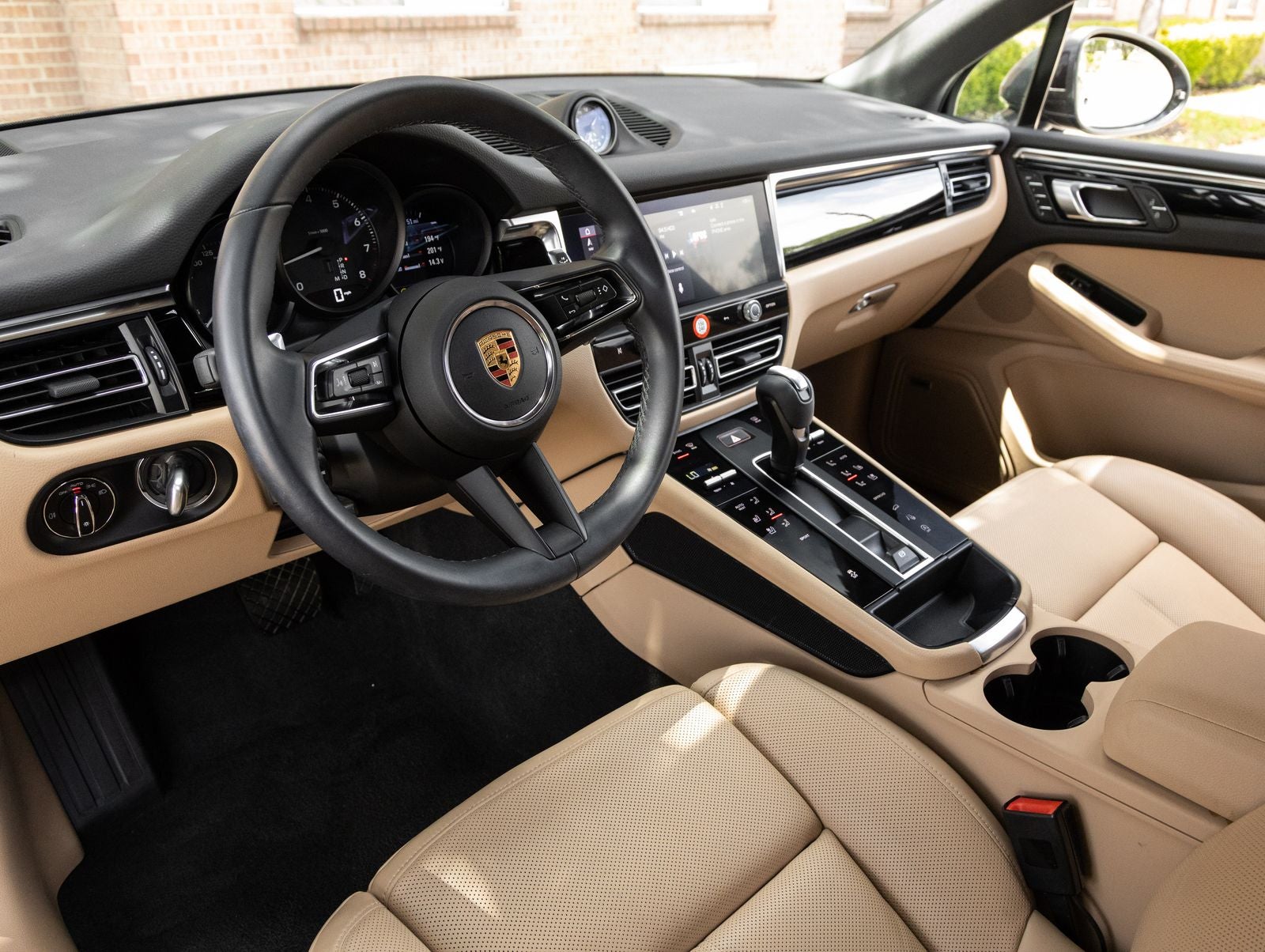 2023 Porsche Macan AWD