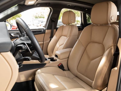 2023 Porsche Macan AWD