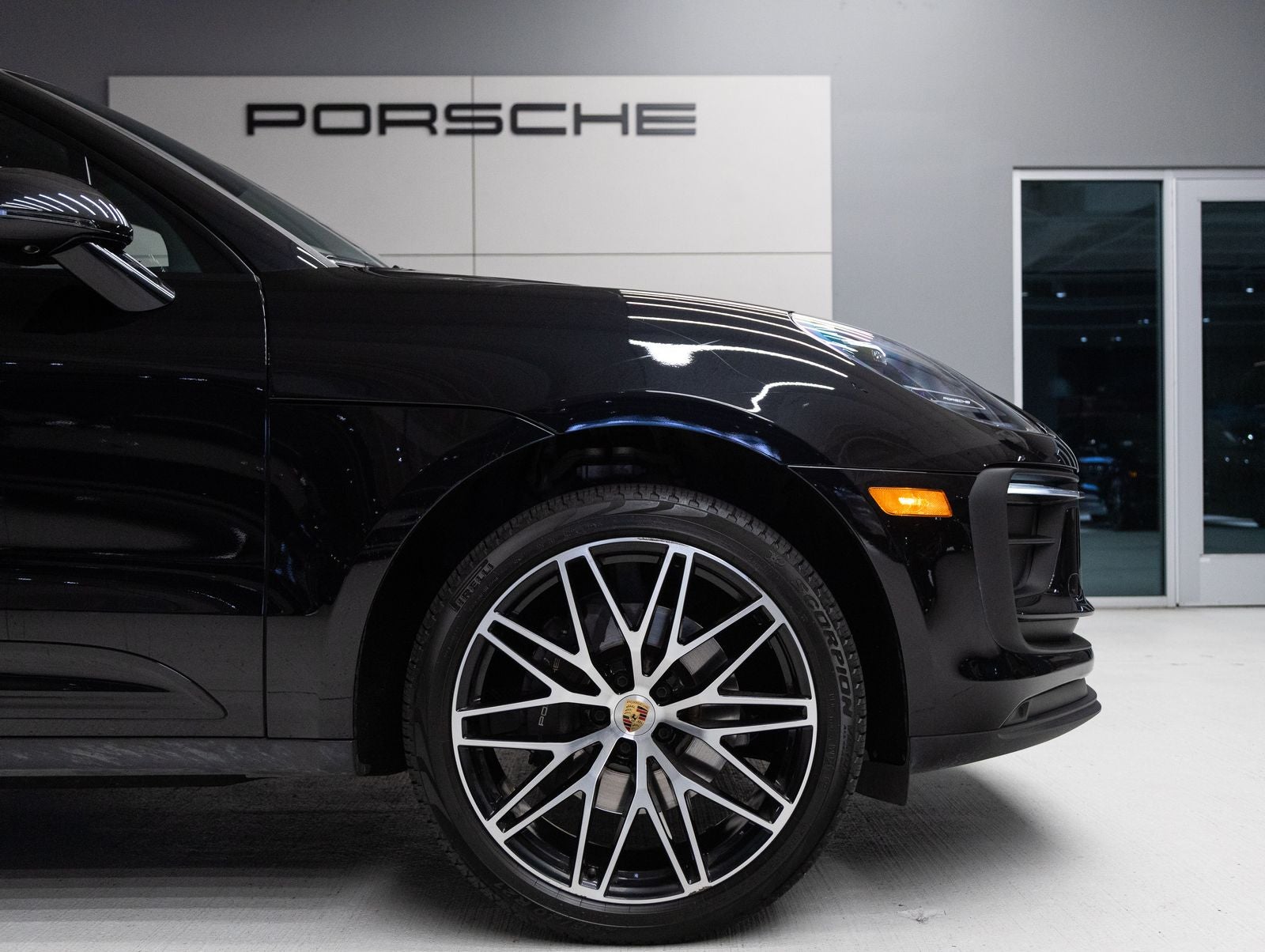 2023 Porsche Macan AWD