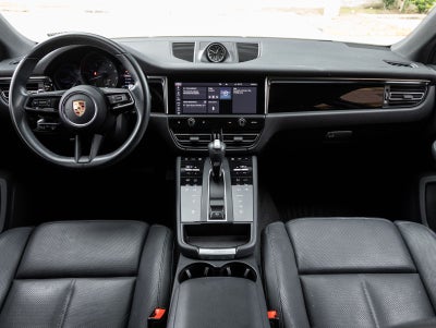 2023 Porsche Macan AWD