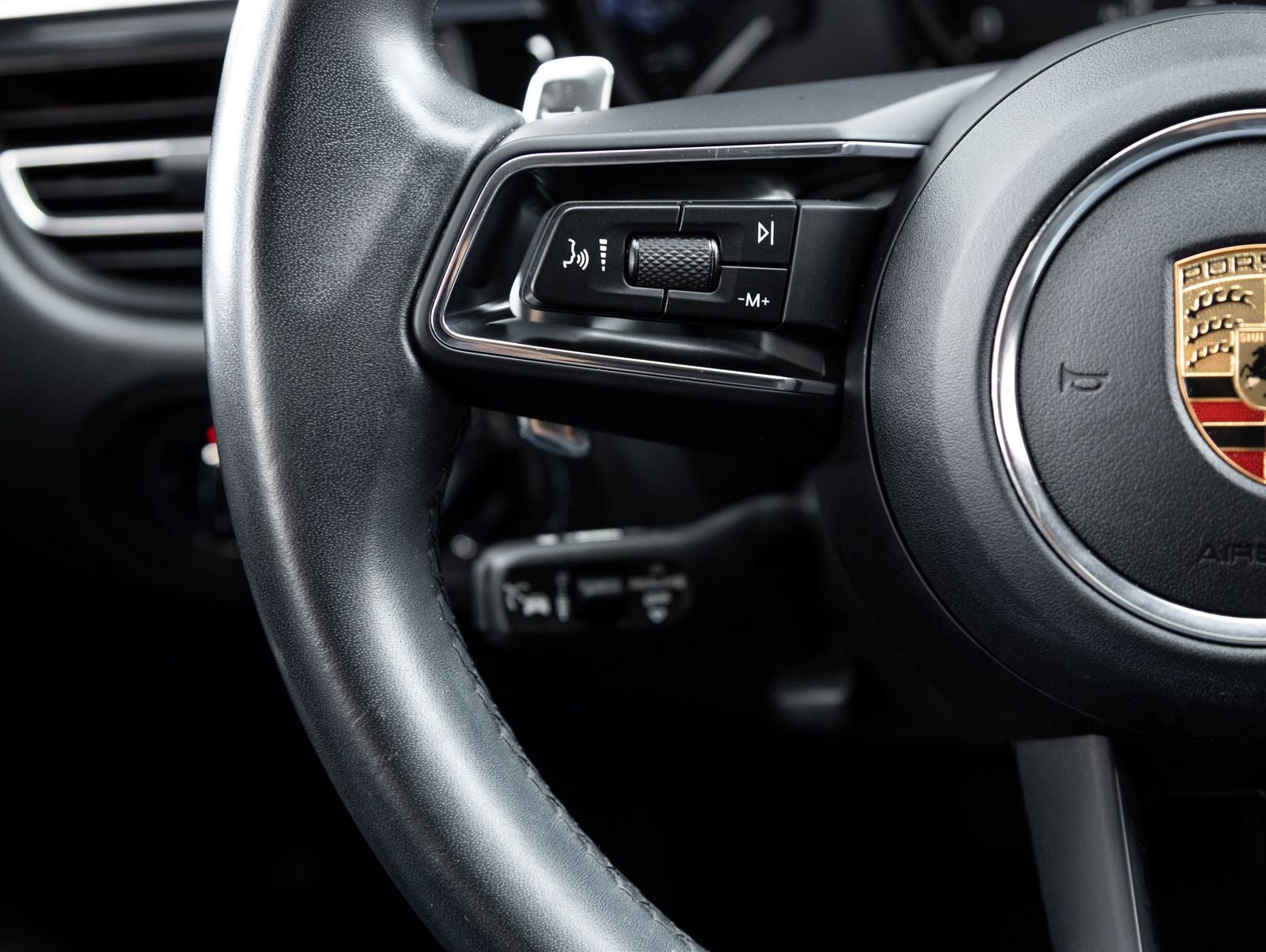 2023 Porsche Macan AWD