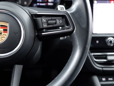 2023 Porsche Macan AWD