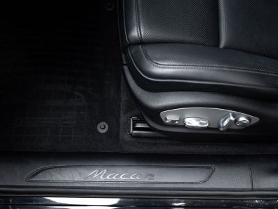 2023 Porsche Macan AWD