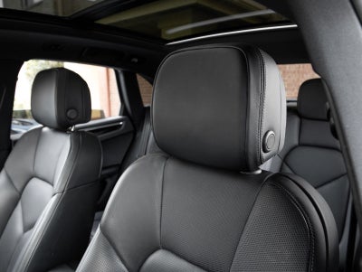 2023 Porsche Macan AWD