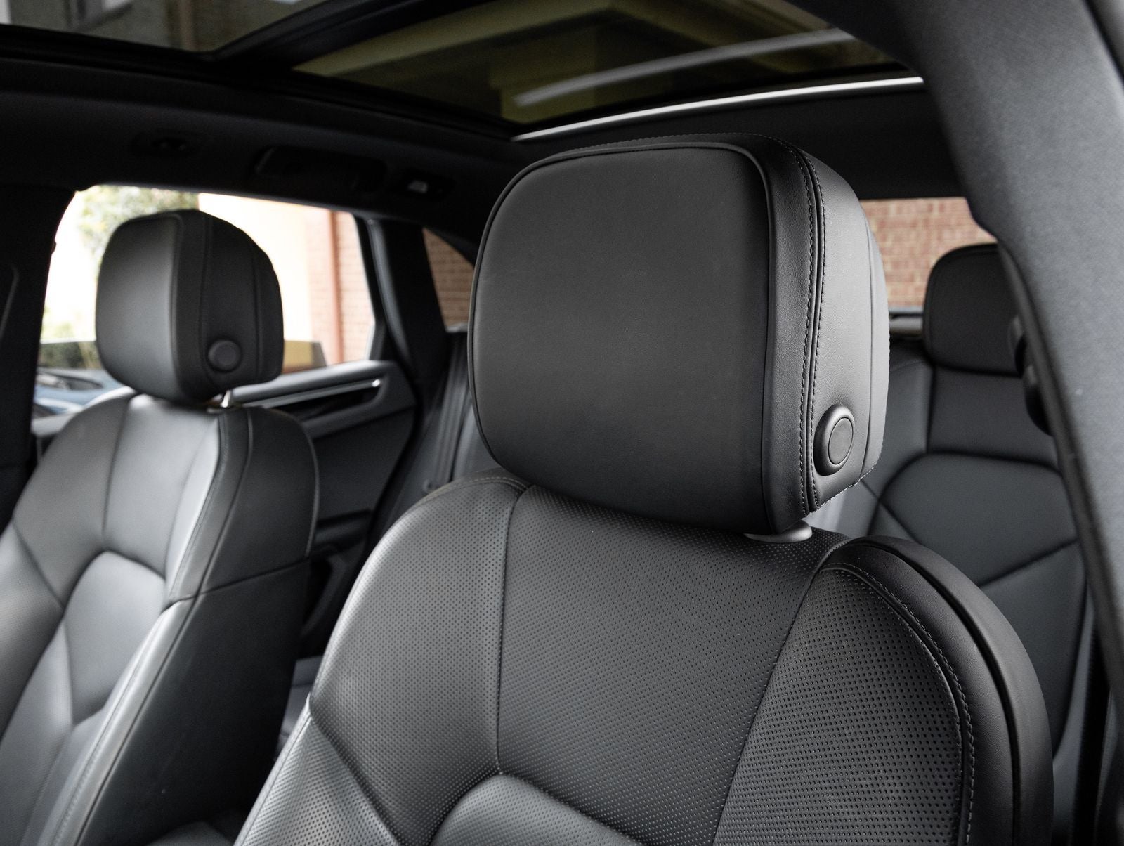 2023 Porsche Macan AWD