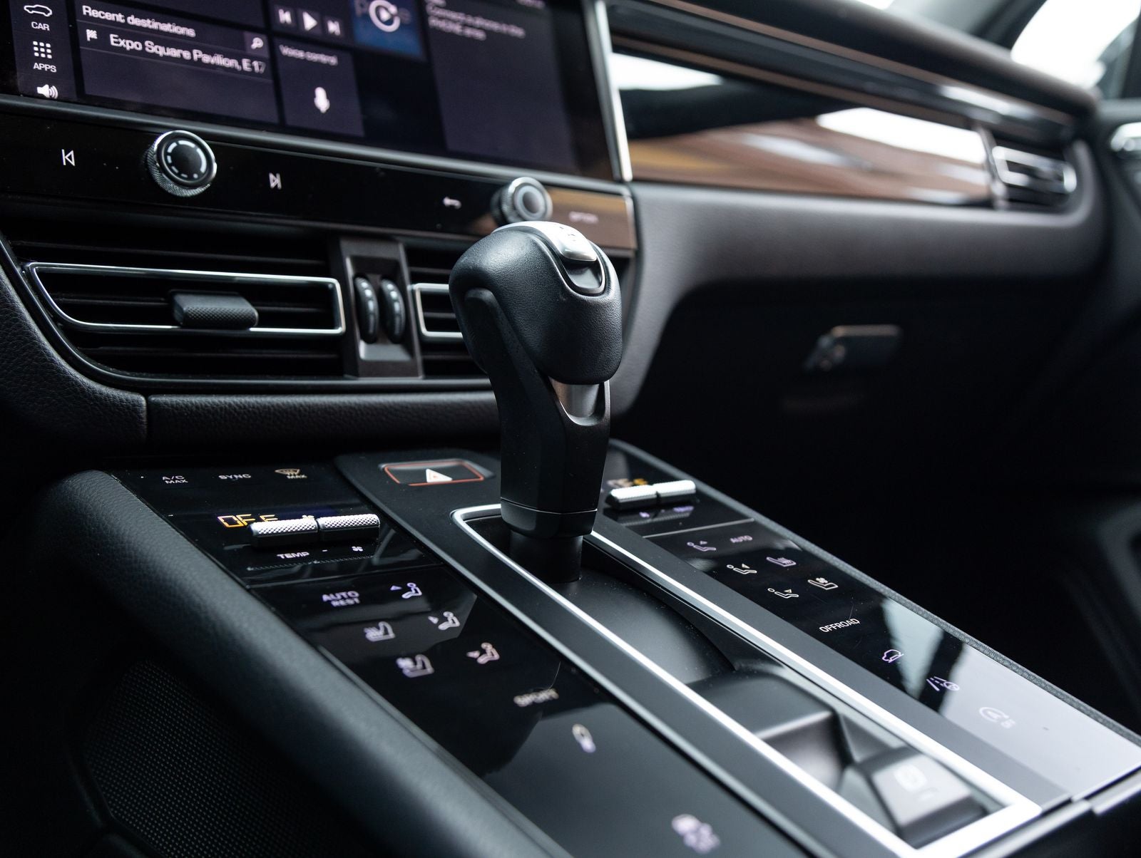 2023 Porsche Macan AWD