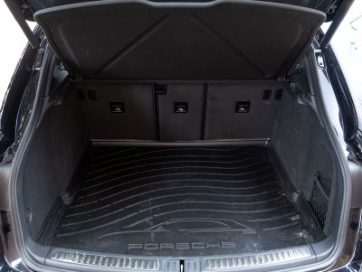 2023 Porsche Macan AWD
