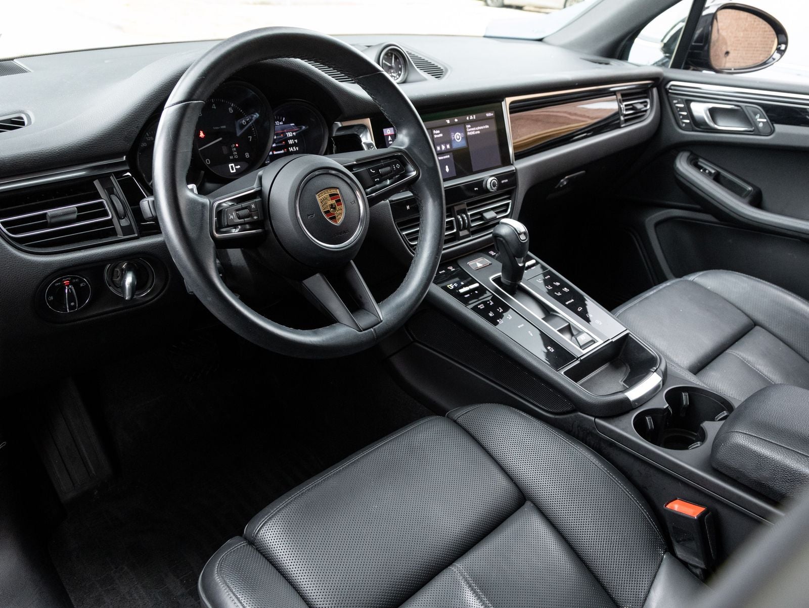 2023 Porsche Macan AWD