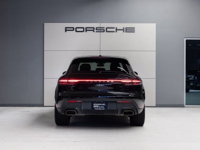 2023 Porsche Macan AWD