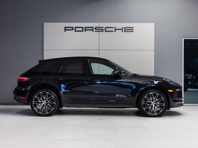 2023 Porsche Macan AWD