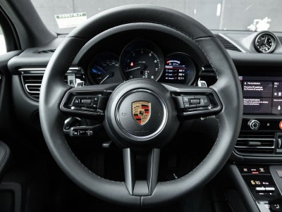 2026 Porsche Macan AWD