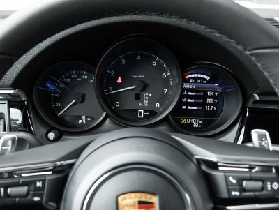 2026 Porsche Macan AWD