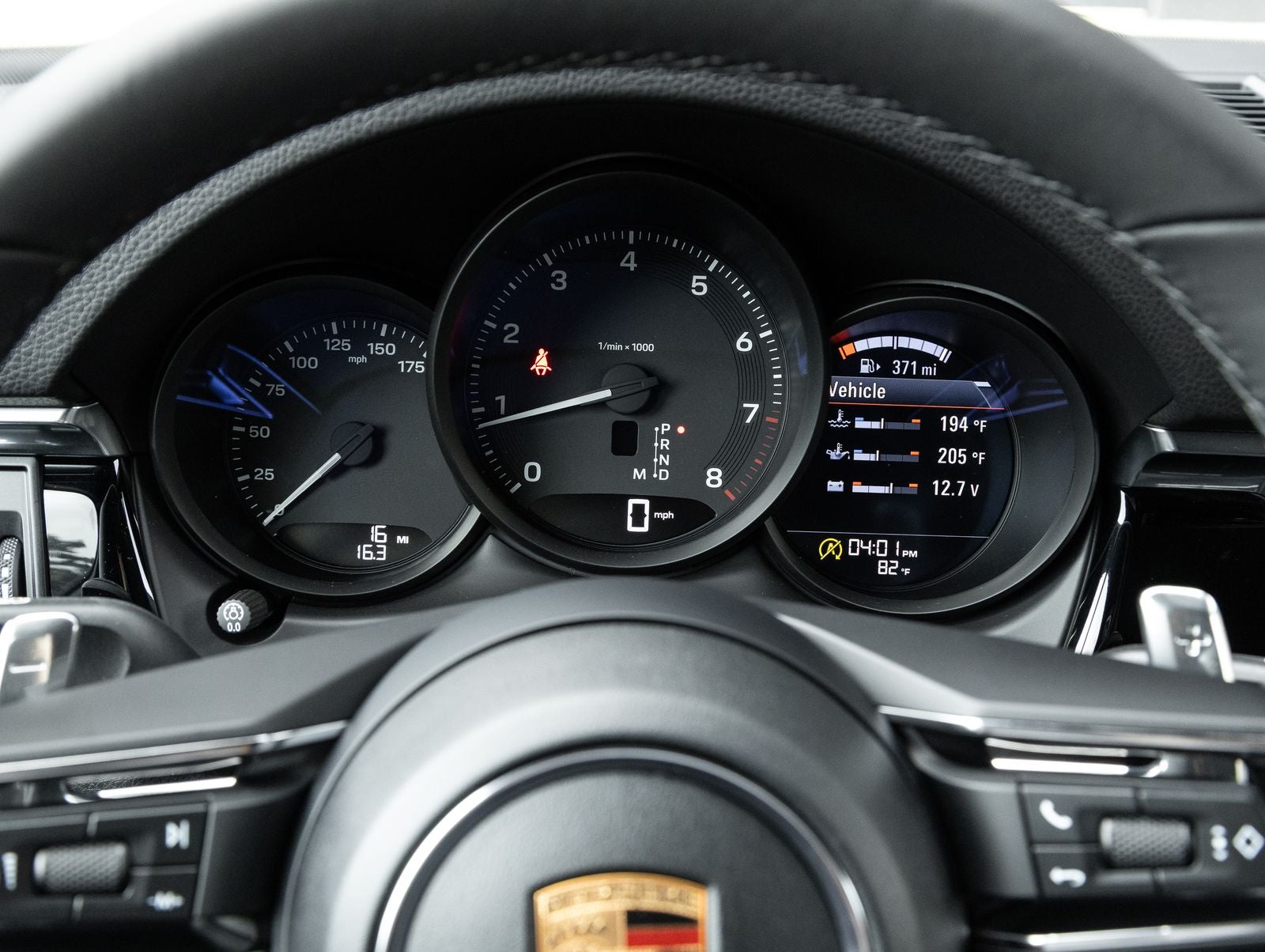 2026 Porsche Macan AWD