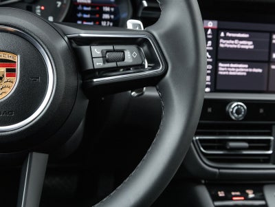 2026 Porsche Macan AWD