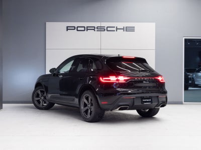 2026 Porsche Macan AWD