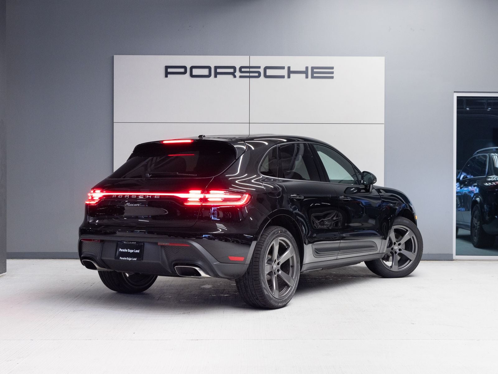 2026 Porsche Macan AWD