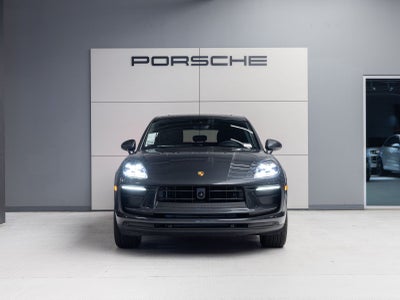 2026 Porsche Macan AWD