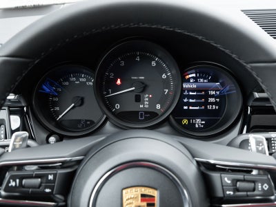 2026 Porsche Macan AWD