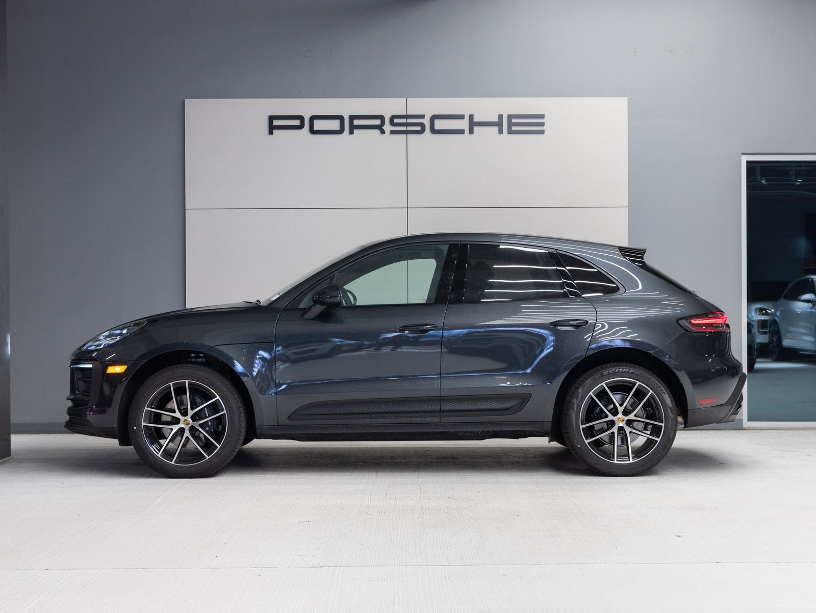 2026 Porsche Macan AWD