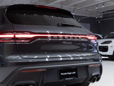 2026 Porsche Macan AWD