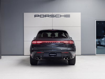 2026 Porsche Macan AWD