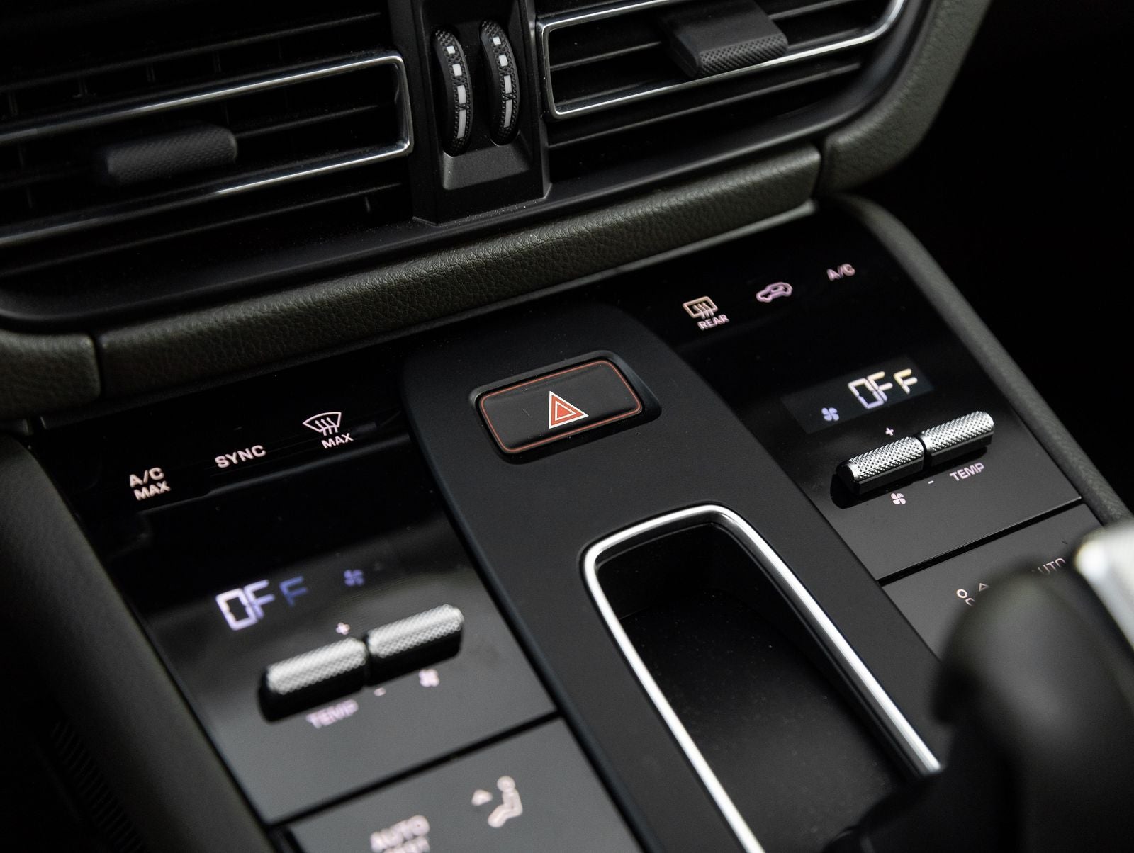 2023 Porsche Macan AWD