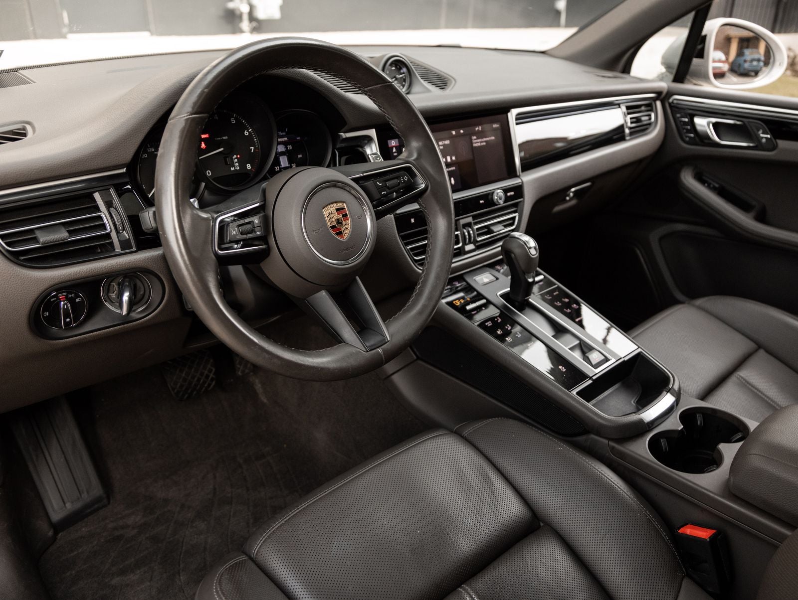 2023 Porsche Macan AWD