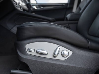 2025 Porsche Macan Macan T