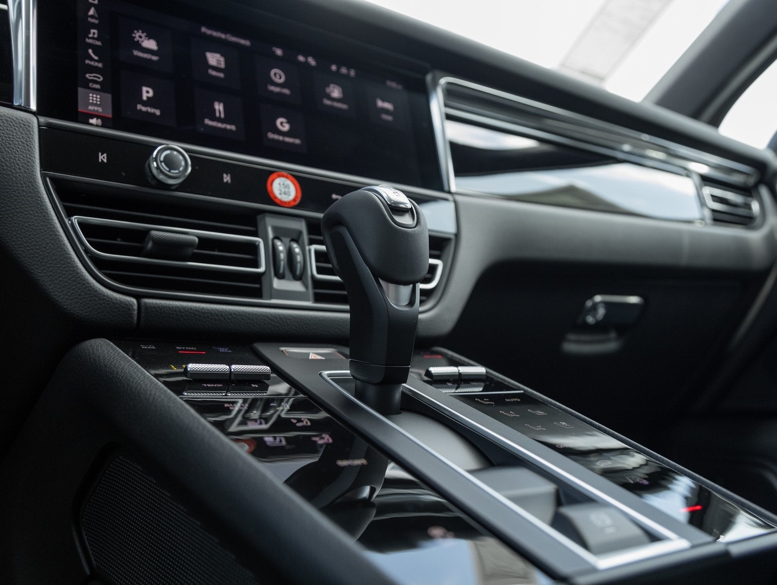 2025 Porsche Macan Macan