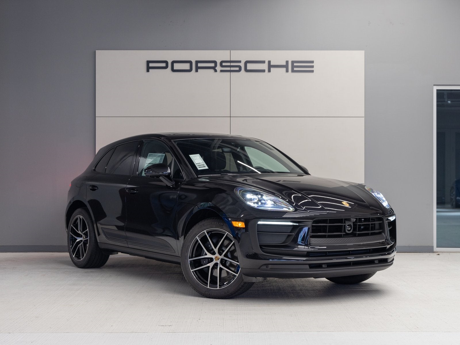2025 Porsche Macan Macan