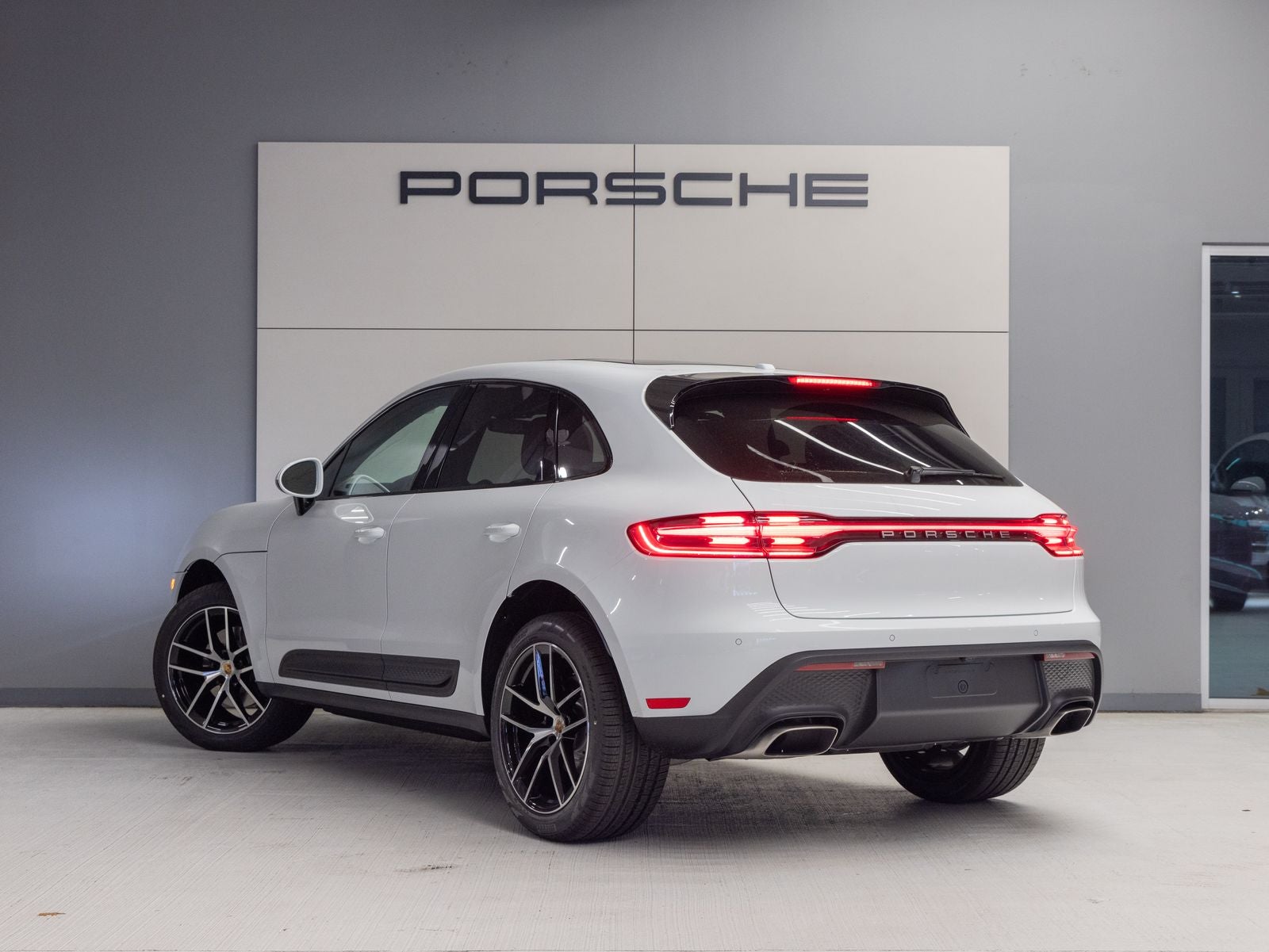 2026 Porsche Macan AWD