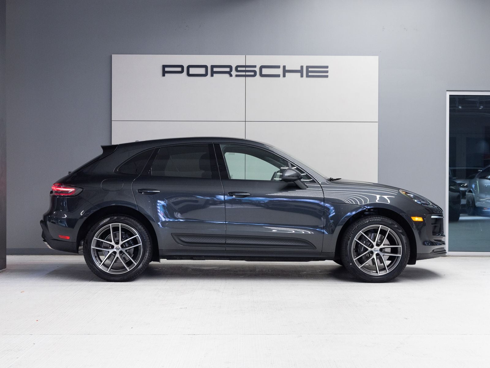 2026 Porsche Macan AWD
