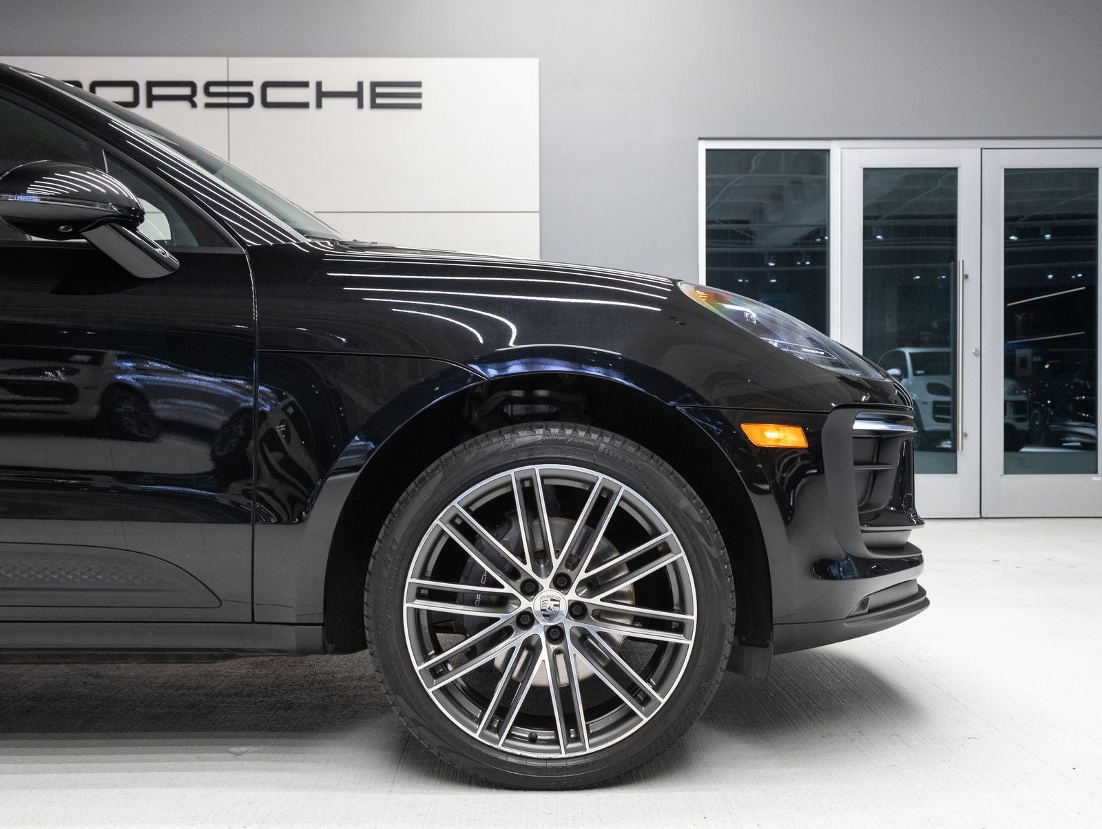 2023 Porsche Macan AWD