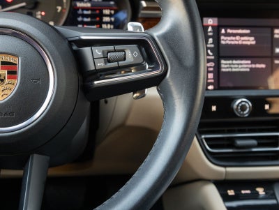 2023 Porsche Macan AWD