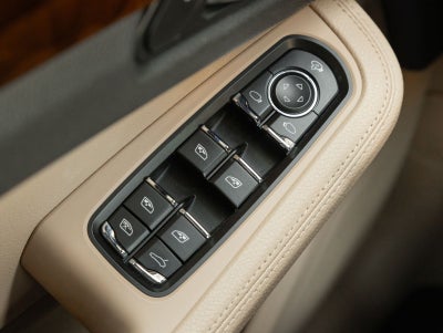 2023 Porsche Macan AWD