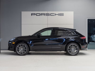 2023 Porsche Macan AWD