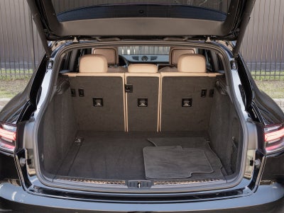 2023 Porsche Macan AWD