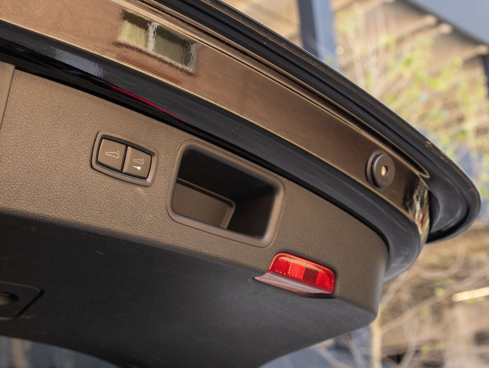 2023 Porsche Macan AWD