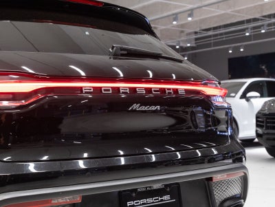 2023 Porsche Macan AWD