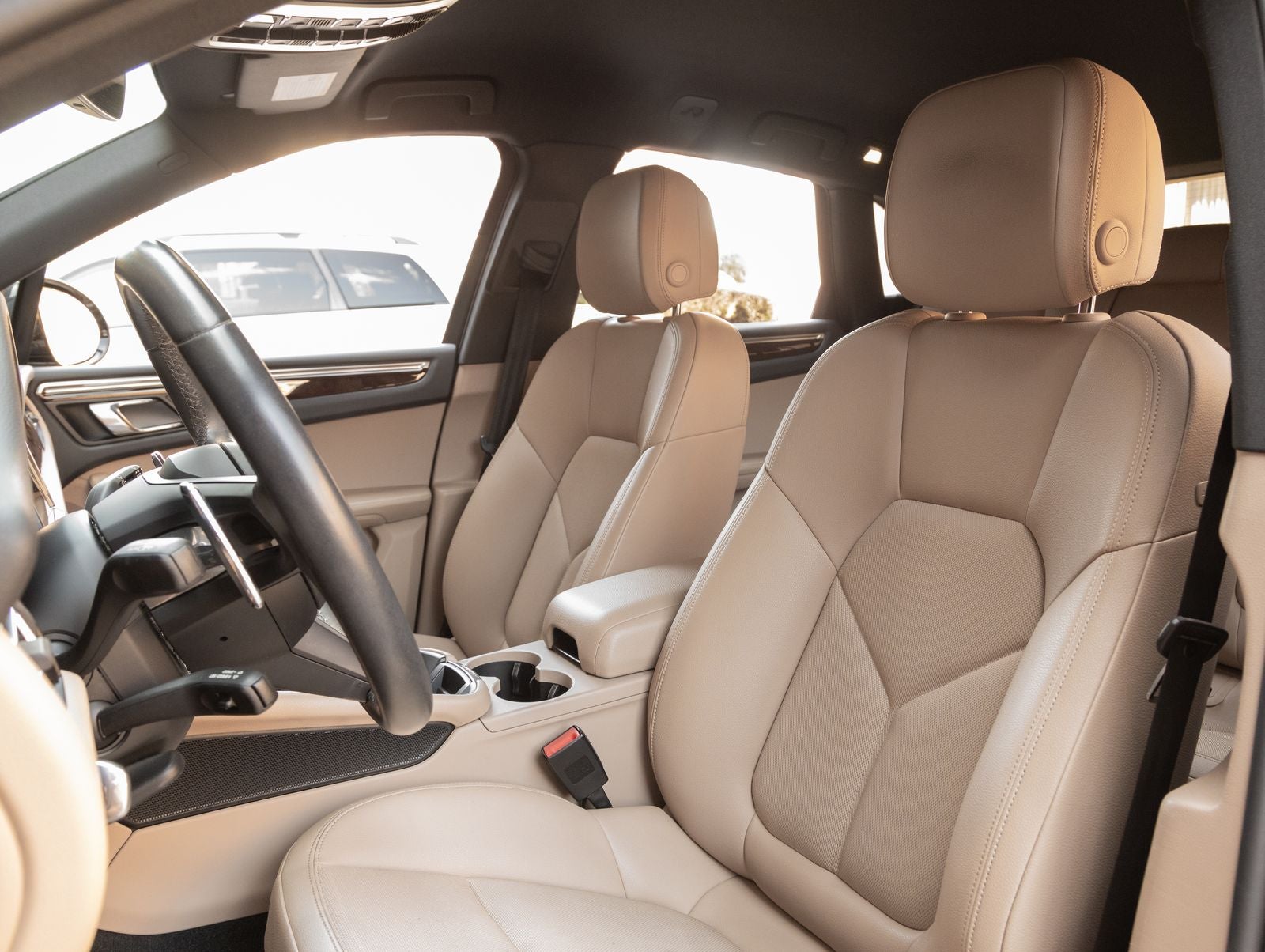 2023 Porsche Macan AWD