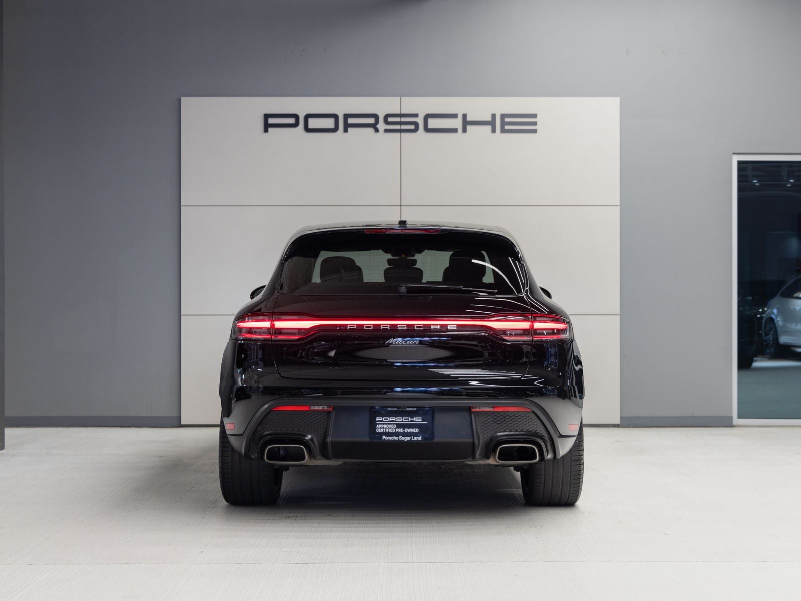 2023 Porsche Macan AWD
