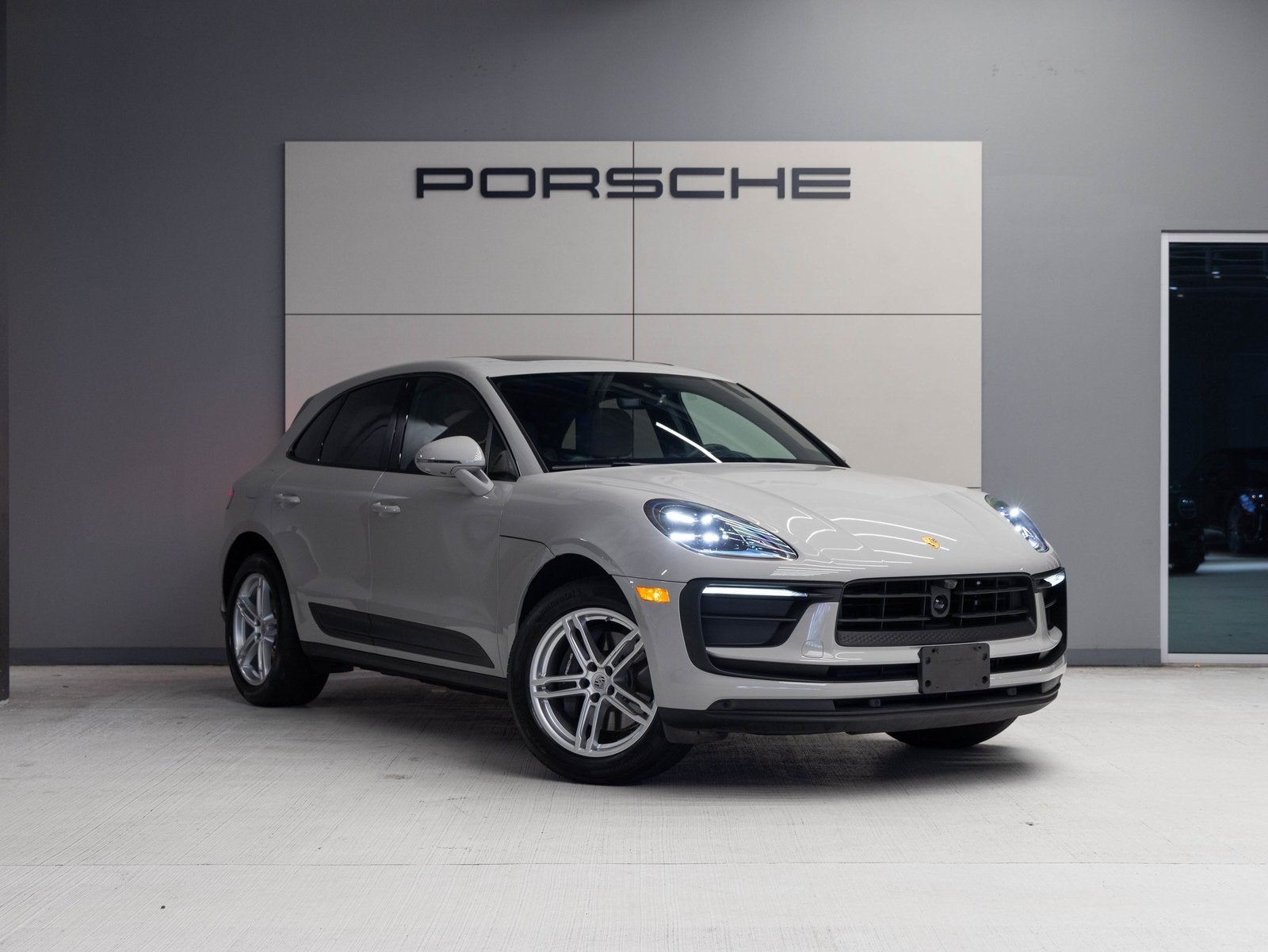 2025 Porsche Macan Macan
