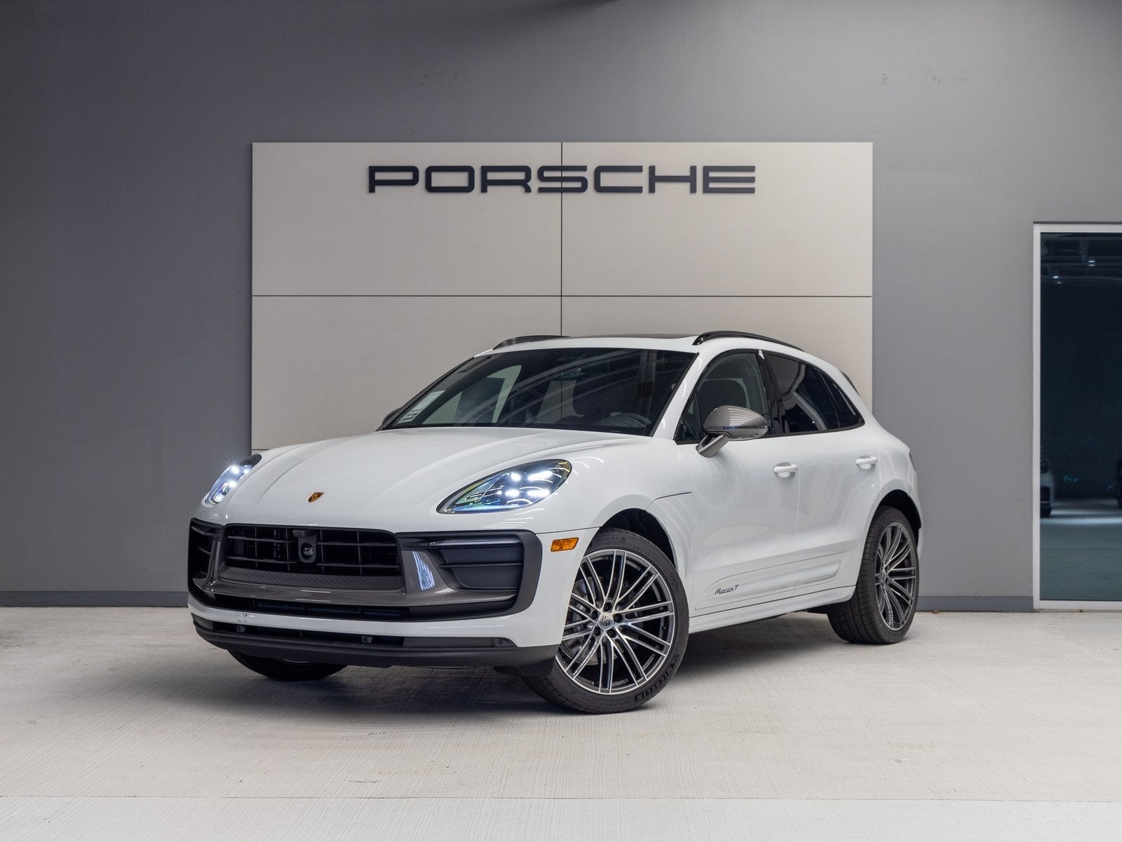 2025 Porsche Macan Macan T