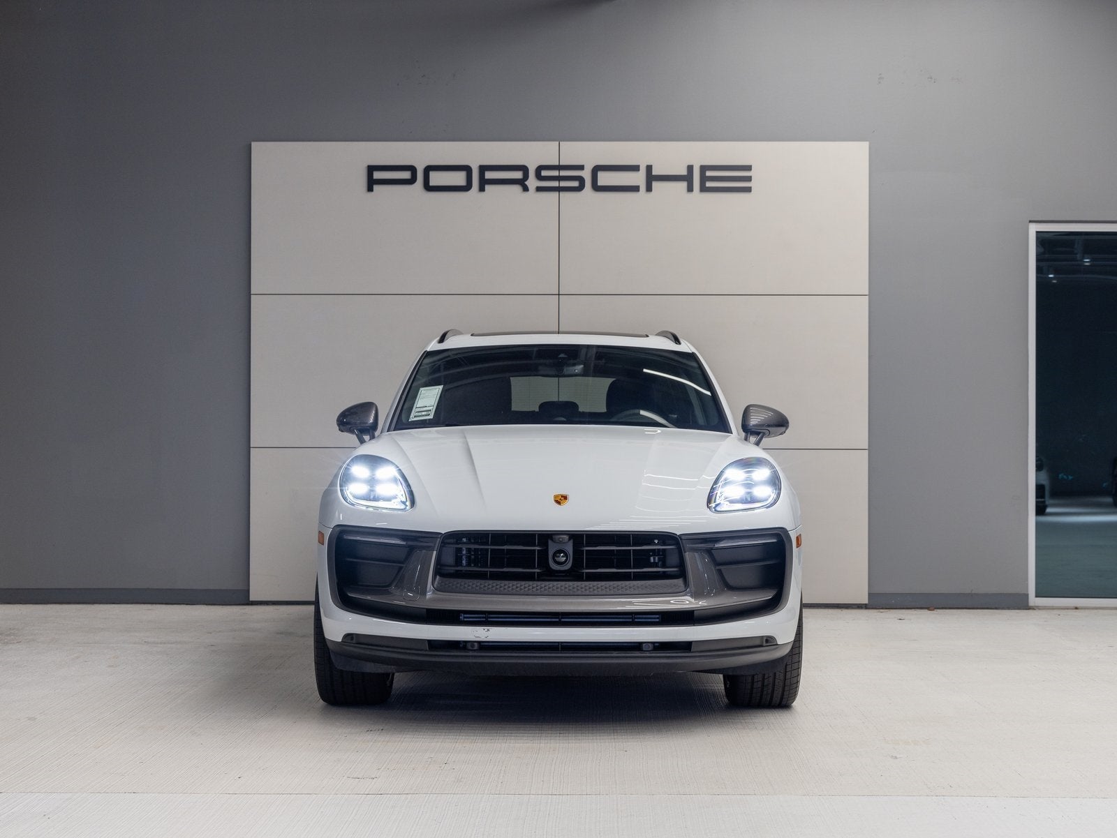 2025 Porsche Macan Macan T