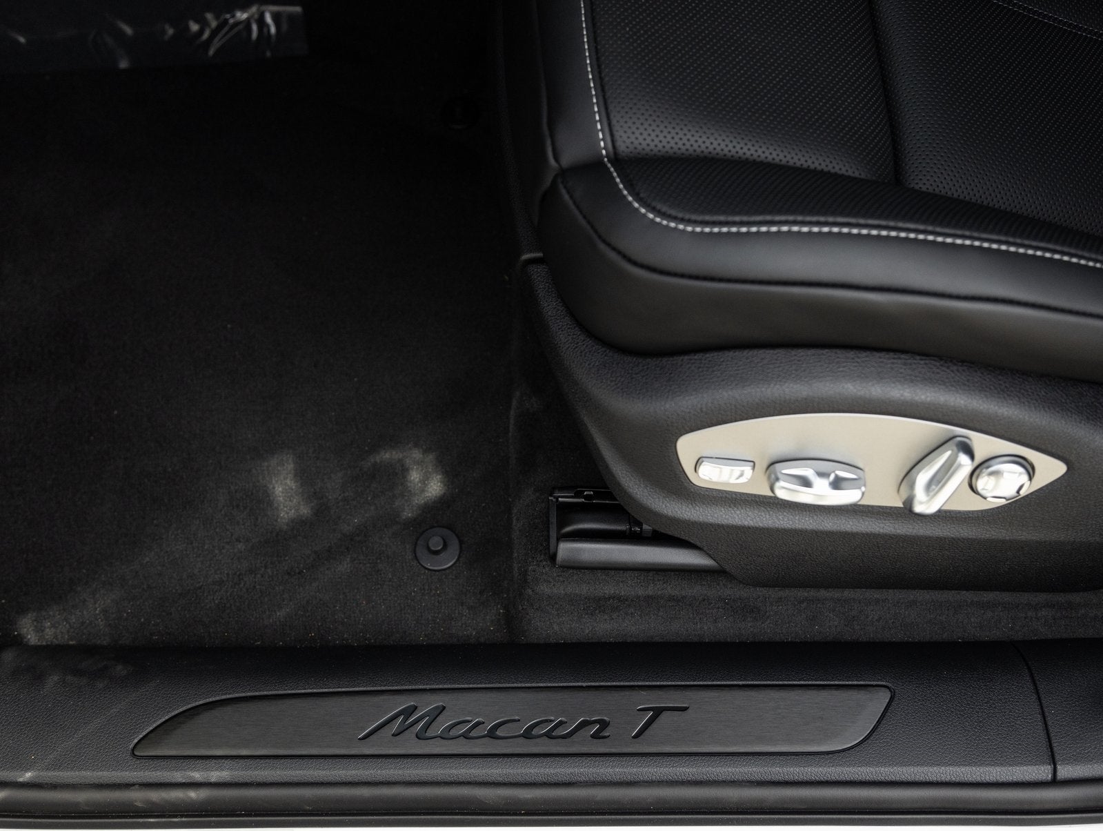 2025 Porsche Macan Macan T