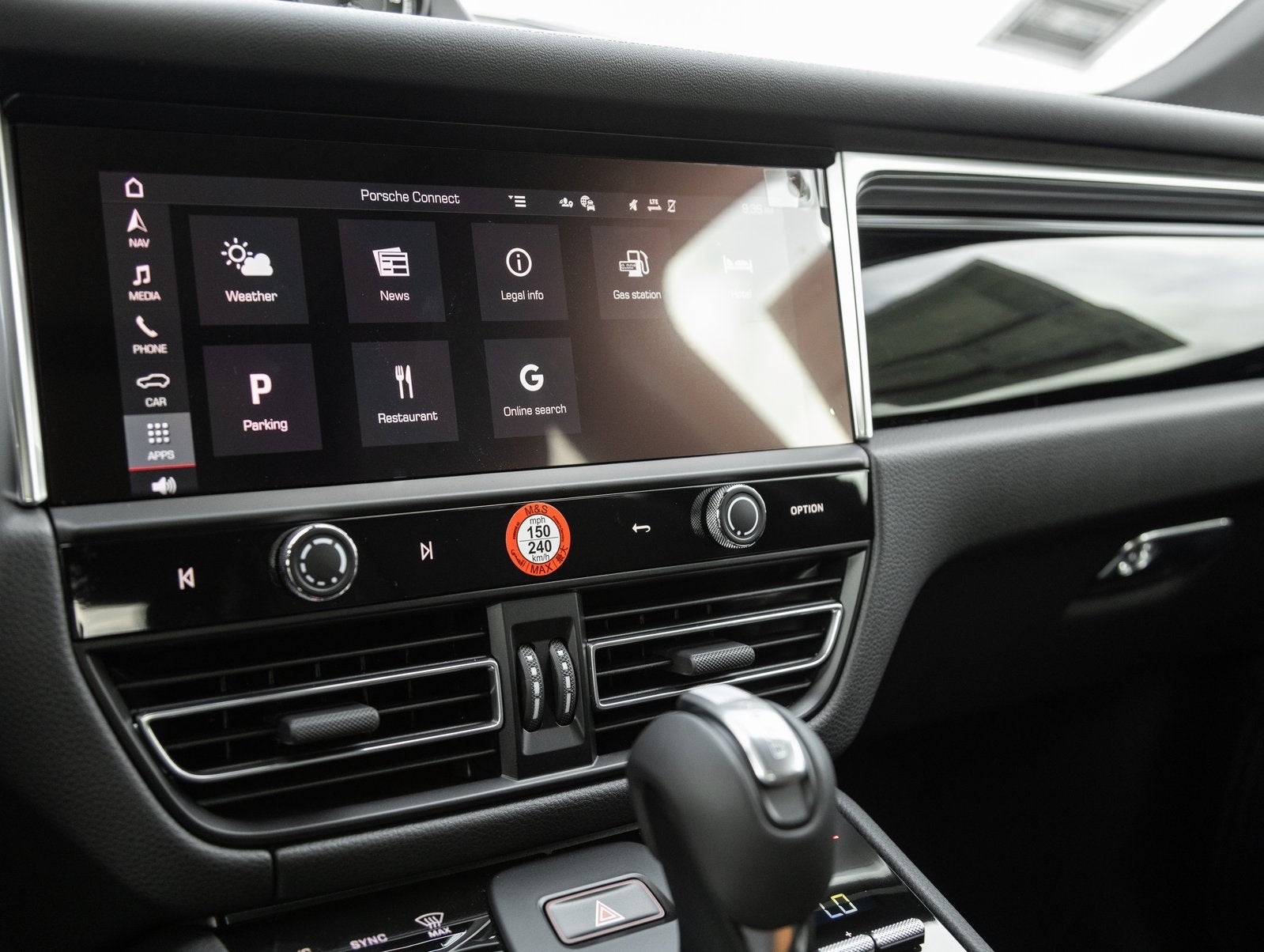 2025 Porsche Macan Macan T