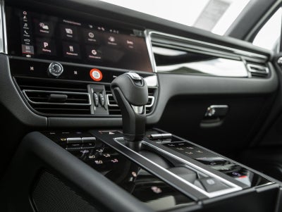 2025 Porsche Macan Macan T