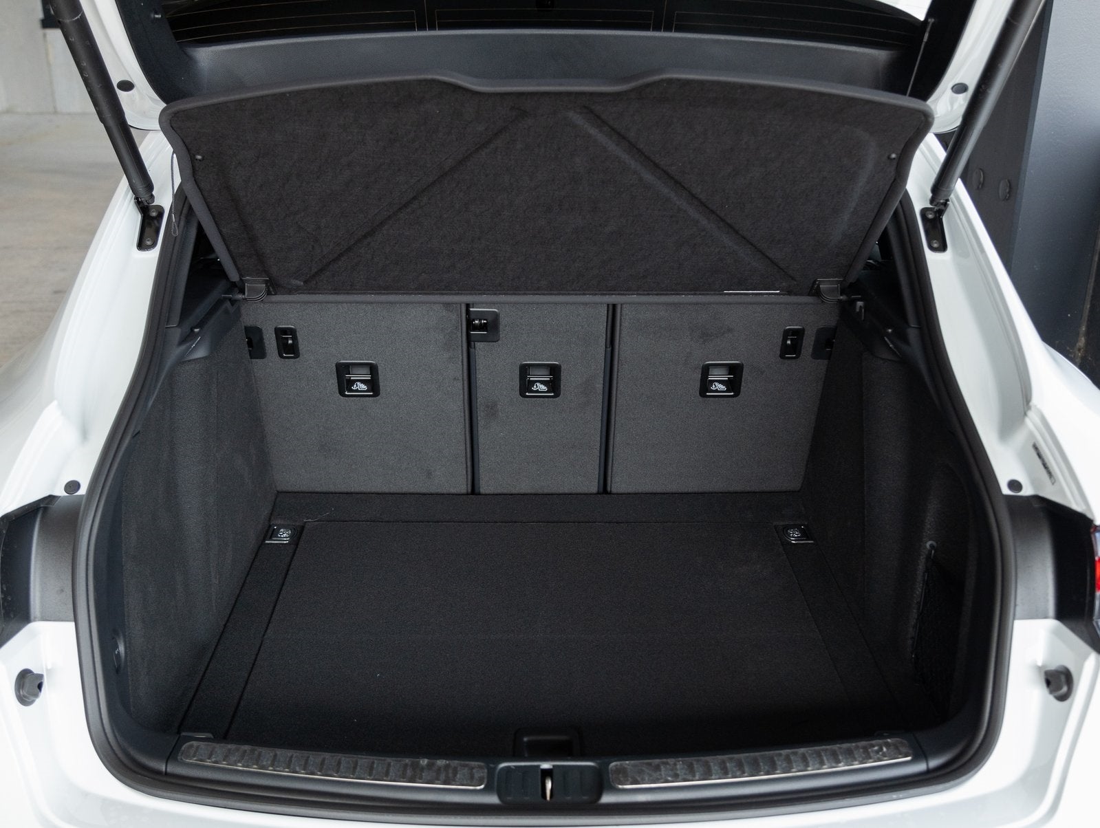 2025 Porsche Macan Macan T