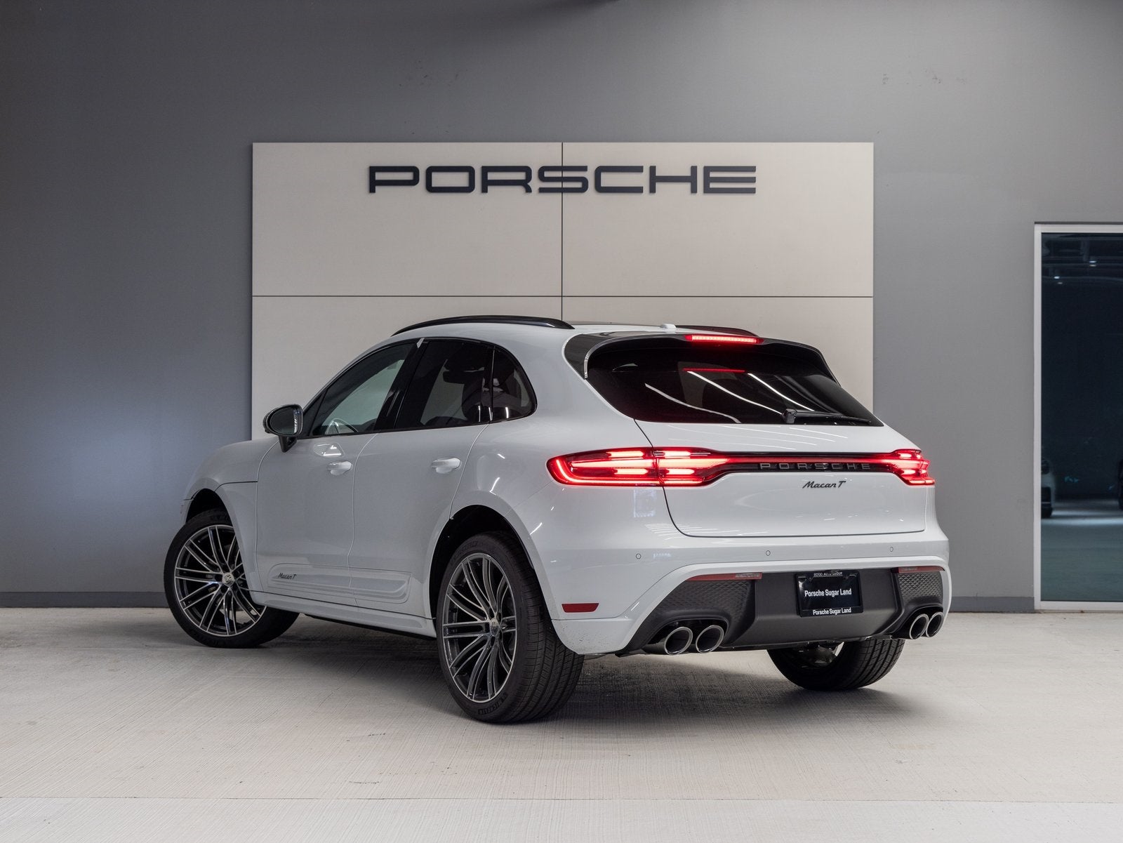 2025 Porsche Macan Macan T