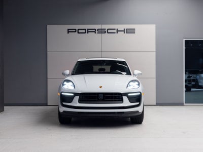 2026 Porsche Macan AWD